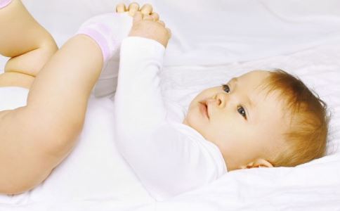 宝宝咳嗽的8大原因及食疗方