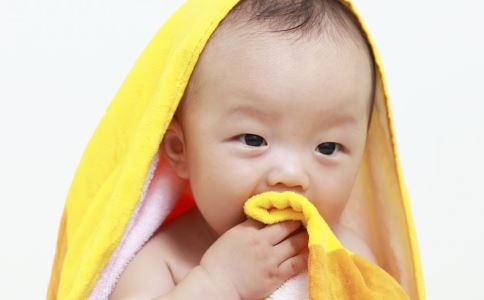 宝宝流鼻涕 宝宝流鼻涕护理 宝宝流鼻涕怎么护理