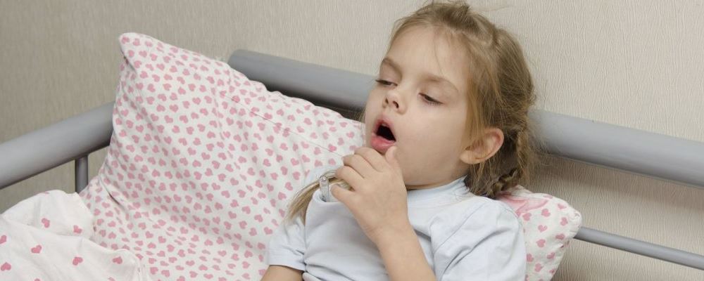 宝宝发烧时出现这些症状 要立刻就医