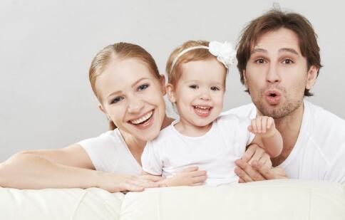 保护牙齿健康 不同年龄段宝宝如何刷牙