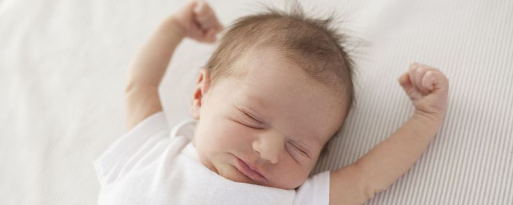 新生儿室温多少合适 新生儿适宜的室温 新生儿如何保暖