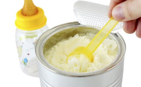 挑选奶粉的方法 如何挑选奶粉 挑选奶粉的妙招