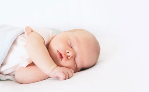 关于宝宝粪便的那些事 如何通过宝宝的粪便来判断宝宝的身体健康 怎样根据便便的颜色判断宝宝健康