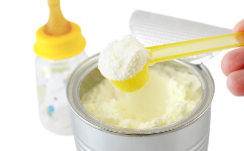 冲奶粉要注意什么 怎么冲奶粉好 错误的冲奶粉方法有哪些