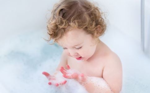 婴儿奶粉类型很多 盘点常见的三种奶粉