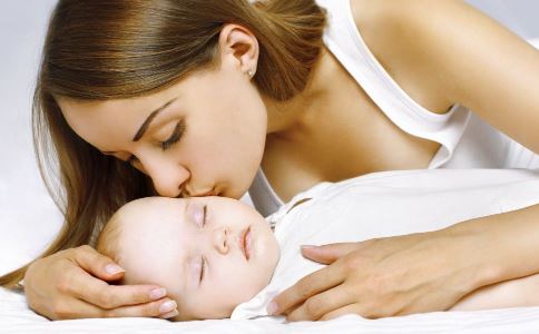 母乳喂养 母乳喂养的好处 丰胸的方法
