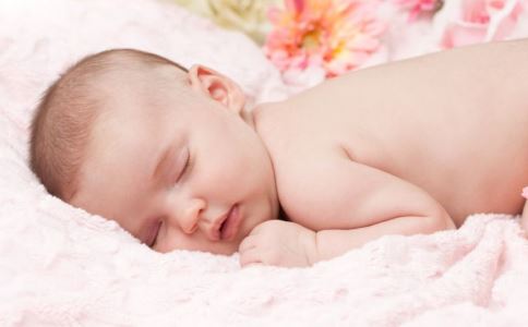 宝宝嘴里总吐泡泡是肺炎吗 宝宝老是吐泡泡的原因 宝宝吐泡泡是怎么回事