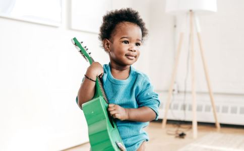 学乐器超过3年的宝宝更聪明 孩子学乐器有哪些好处 孩子几岁可以学乐器