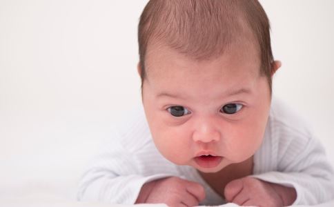 婴儿不吃奶瓶怎么办 不妨试试这几种方法