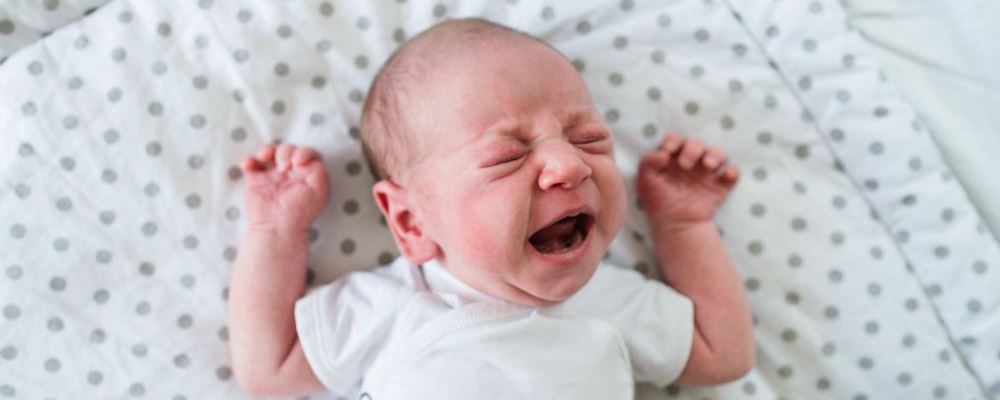 宝宝不爱笑怎么回事 宝宝不爱笑的原因 宝宝吃什么补铁