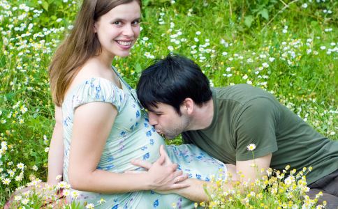 怀孕的征兆有哪些 哪些表现说明怀上了 女性有哪些症状是怀孕了