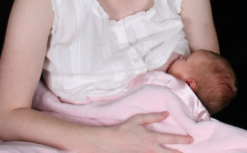 婴儿奶粉用量多少合适 婴儿奶粉用量标准介绍