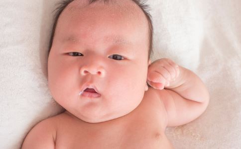 四个月宝宝发育指标详解