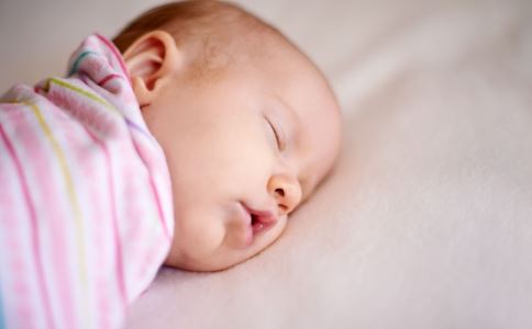 满月宝宝吃多少奶粉 满月宝宝睡眠时间 满月宝宝大便次数